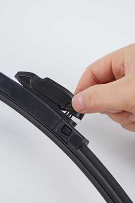 Per ottenere un pulitore ottimale a bassa rumorosità e di lunga durata, utilizzare le lame per pulitori per auto a fascia